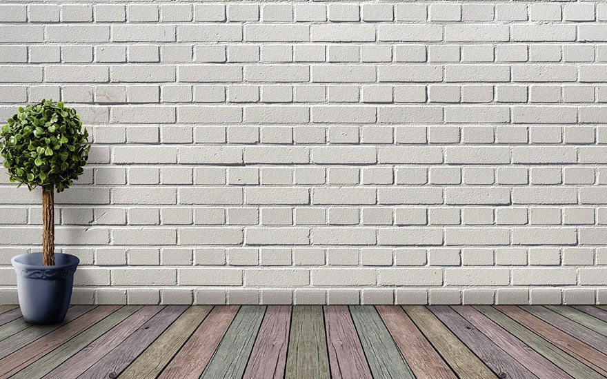 associer des couleurs avec un mur en pierres