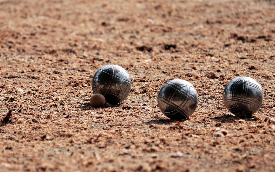 construire un terrain de pétanque chez soi