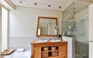 Extracteur d’air, aérateur ou VMC dans la salle de bain