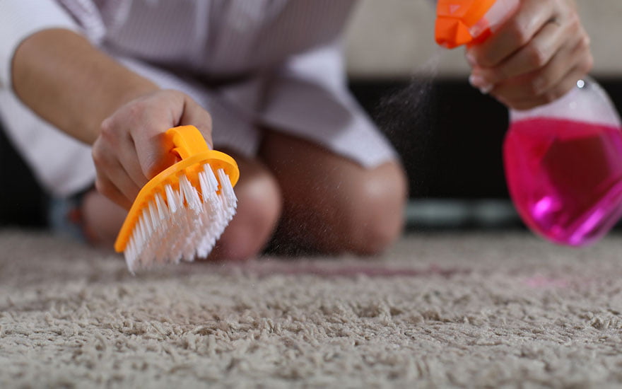 traces de brulure tapis