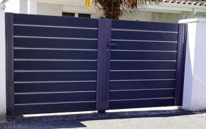 le portail aluminium à battant