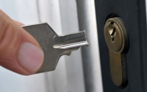clé cassee dans serrure que faire