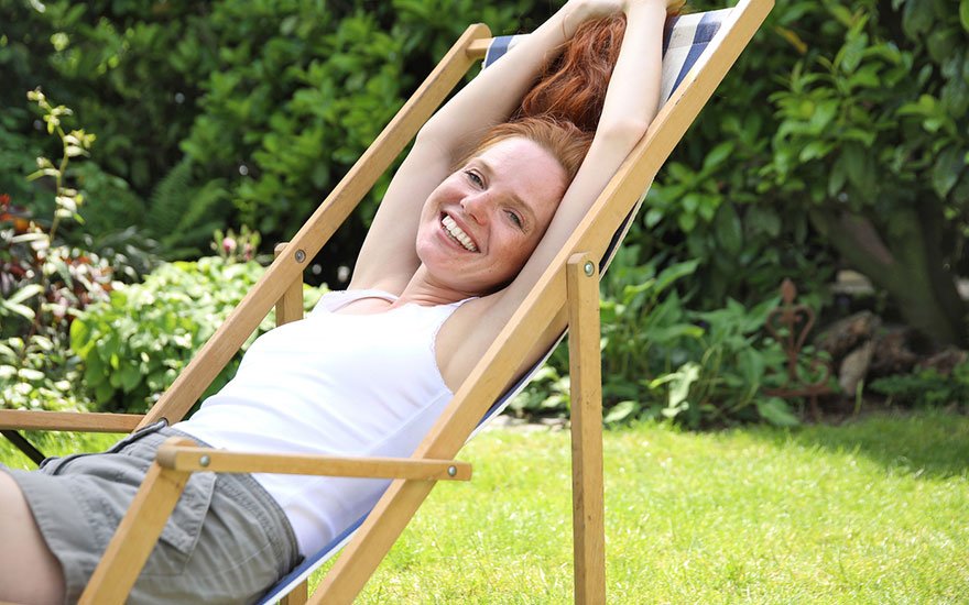 différences entre transat, chilienne et chaise longue