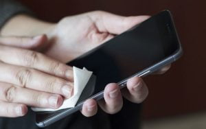astuces nettoyer iphone