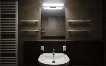 Salle De Bain Sombre gagner en luminosité