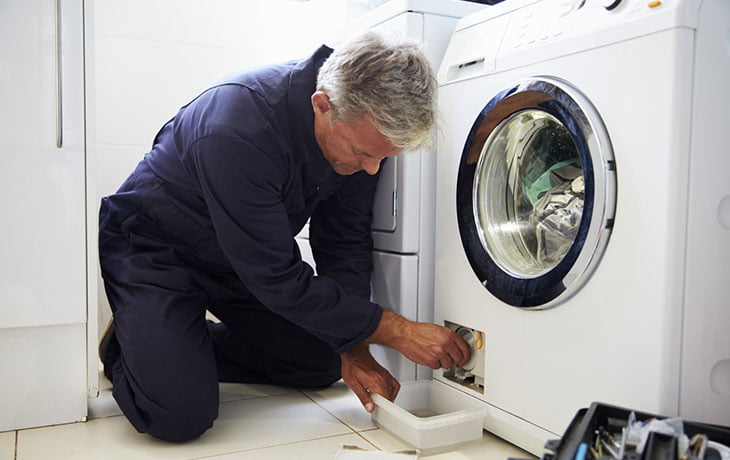 Comment changer le tuyau d'évacuation d'un lave-linge ? 