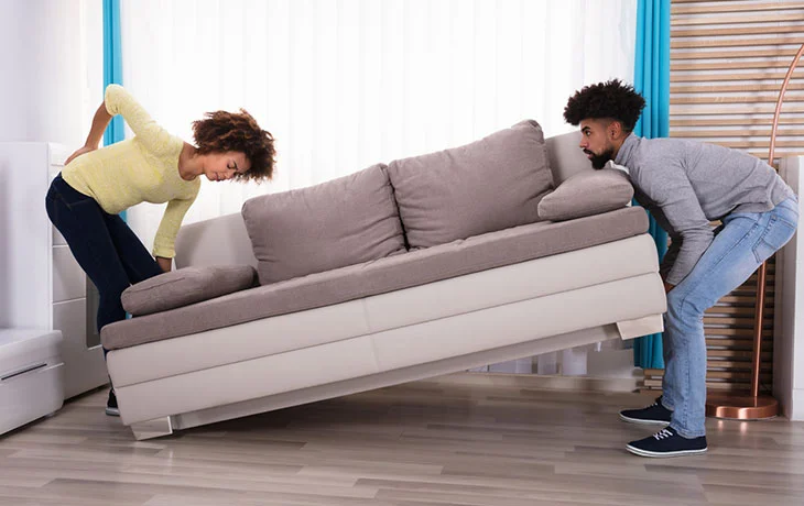 9 astuces pour déplacer un meuble lourd facilement