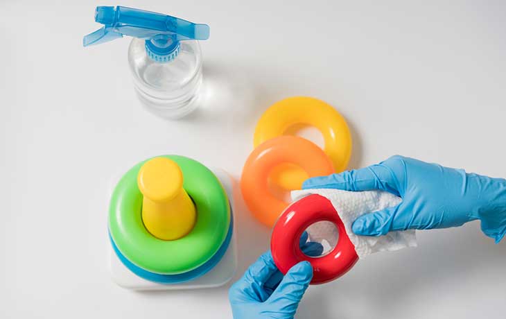 Comment nettoyer les jouets des enfants sans produits chimiques ?